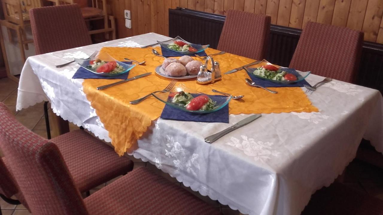 Restaurant Pension Lubusch Gahro Exterior photo